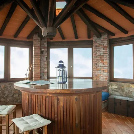 فيلة Torre Rivolta *